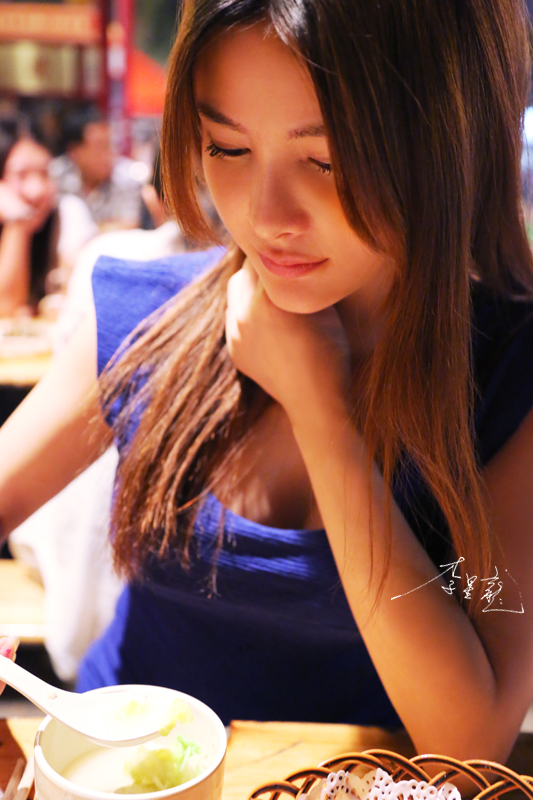 2012.05.19 Li Xinglong photography - Beautiful Memory - Star attraction - parading hybrid sister Zhu Yunqi(14)